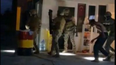 İstanbul'da iş insanını tehdit edip 40 bin dolar haraç istediler: 4 şüpheli tutuklandı