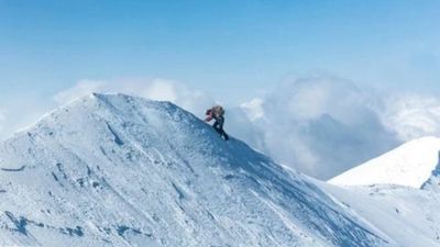 Everest’ten oksijensiz kayakla inen Andrzej Bargiel tarihe geçti