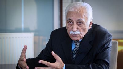 Şair ve yazar Yavuz Bülent Bakiler yaşamını yitirdi