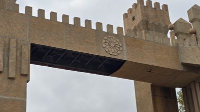 Bilecik’te bakımsız üst geçit tehlike saçıyor