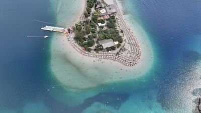 Muğla'nın sahillerinde yoğunluk sürüyor: Sezon kapanmıyor