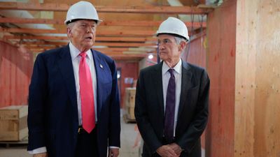 Donald Trump'tan imalı paylaşım: Fed Başkanı'nı kovduğu karikatürü yayınladı