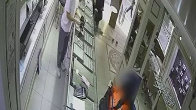 Samsun'da komşusunun evinden çaldığı altınları kuyumcuda sattı: O anlar kamerada