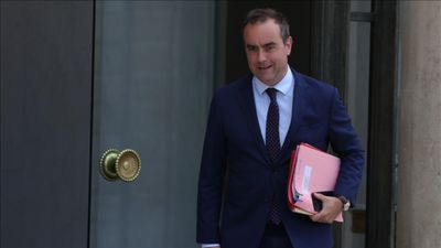 Fransa Başbakanı 'sahte diploma' suçlamasıyla şikayet edildi