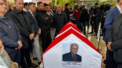 Şair ve yazar Yavuz Bülent Bakiler'in cenaze töreni düzenlendi