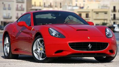 Maliye, Ferrari ve lüks araçların peşine düştü