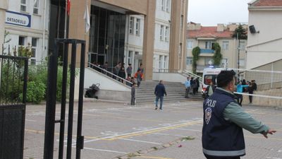 Kayseri'de yangın ziline basınca okulda izdiham çıktı: 15 öğrenci yaralı