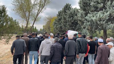 Konya'da nişana hazırlanırken kazada hayatını kaybeden genç kız gelinlikle uğurlandı