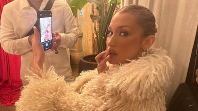 Manken Bella Hadid geri döndü! Paris Moda Haftası'nda podyumda