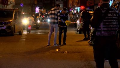 İstanbul'da otomobile silahlı saldırı: 2 yaralı