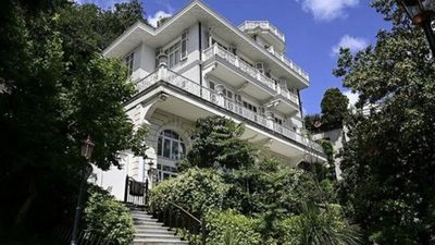 FETÖ firarisi Akın İpek'in Beyaz Köşk'ü TMSF tarafından satıldı