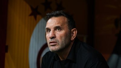 Okan Buruk, Liverpool'a karşı yenilgi yüzü görmedi