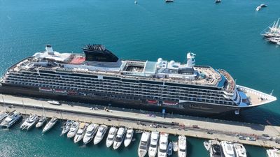 'Explora I' kruvaziyeri Marmaris limanına demirledi