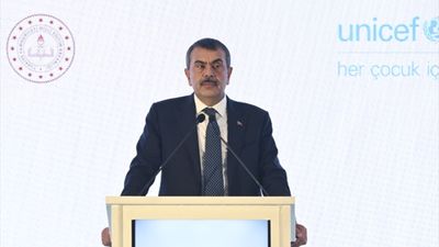 Yusuf Tekin: Türkiye Yüzyıl Maarif Modeli'nin odağına insan haklarını yerleştirdik
