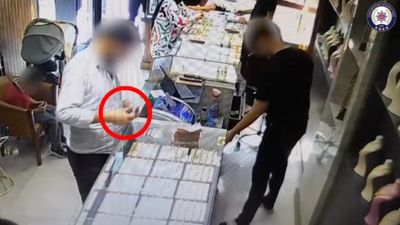 Siirt’te kuyumcuyu sahte kolyeyle dolandırdılar