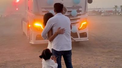 Hatay'da bir çift doğacak bebeklerinin cinsiyetini tırlarla öğrendi