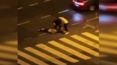 Beylikdüzü'nde iki kişinin darbettiği şahıs bayıldı