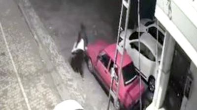 İstanbul'da otomobilden 20 bin TL değerindeki ses sistemini çaldı