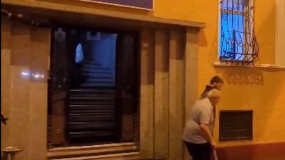 İstanbul'da termos içinde uyuşturucu satan 'Bastonlu Dede' lakaplı şüpheli tutuklandı