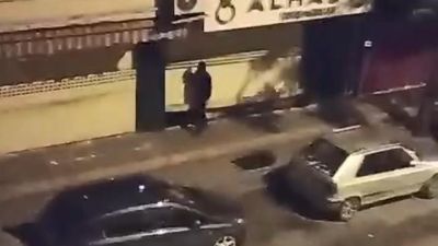 İstanbul'da dakikalar içinde kuyumcudan 3 kg altın çaldılar: O anlar kamerada