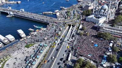 Ayasofya'dan Eminönü'ne! Filistin'e destek yürüyüşüne yoğun katılım
