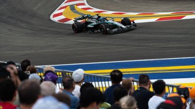 Formula 1'de Singapur Grand Prix'sinin galibi George Russell!