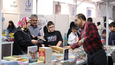 4. Bağcılar Kitap Fuarı'na yoğun ilgi: Kendi rekorunu tazeledi