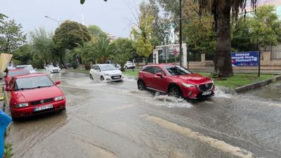 Samsun'da kuvvetli sağanak: Vatandaşlar zor anlar yaşadı