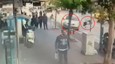 Bursa'da otomobilin çarptığı lise öğrencisi yaralandı