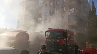 Şanlıurfa'da medikal malzeme deposunda yangın paniği