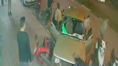 Manisa'da dirft atarken kaza yaptıkları aracı bırakıp kaçtılar