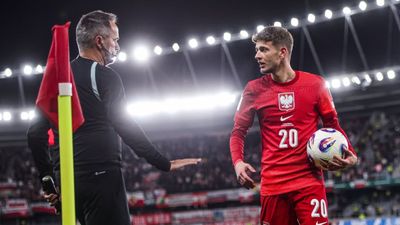 Sebastian Szymanski kornerden harika bir gol attı