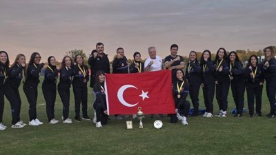 Kadın Kriket Milli Takımı, Romanya'da üçüncülüğe ulaştı