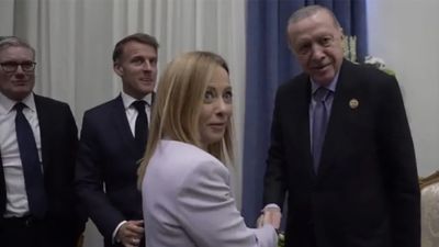 Cumhurbaşkanı Erdoğan'ın Meloni'ye sigara uyarısı İtalya'da gündem oldu