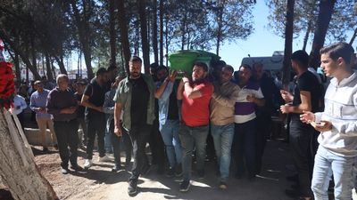 Hatay'da sevdiklerinin doğum gününü kutlamak için beklediği genç kazada can verdi