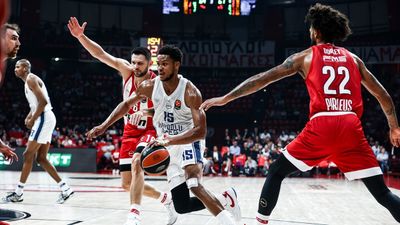 Anadolu Efes, Olympiakos deplasmanında kazandı