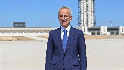 Abdulkadir Uraloğlu, Trabzon'da denize yapılacak havalimanı için tarih verdi