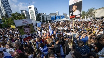 Serbest bırakılan İsrailli askerin babasından 'Hamas' açıklaması