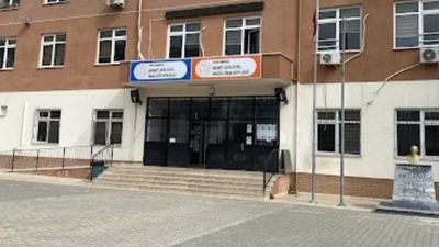 Bursa'da lisede gasp dehşeti: Öğrenciyi dövüp müdür yardımcısının burnunu kırdılar