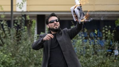 Kur'an-ı Kerim yakma provokasyonlarıyla biliniyordu: Momika'yı öldüren kişinin kimliği açıklandı