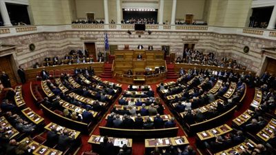 Yunanistan'da iki kez greve neden olan yasa tasarısı parlamentoda kabul edildi