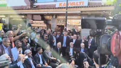 Terörsüz Türkiye komisyonu Diyarbakır'da: Çay içerken Demirtaş tartışması çıktı