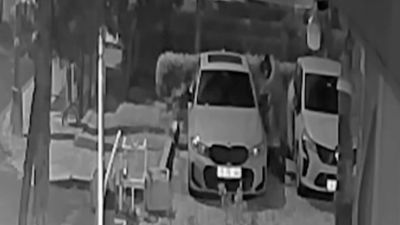 İstanbul'da lüks araçlardan ayna ve amblem hırsızlığı yapan 2 zanlı tutuklandı