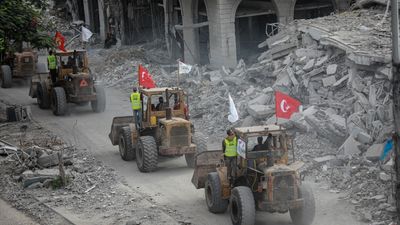 Gazze'de Türk konvoyu: Enkaz temizleme çalışmaları başladı