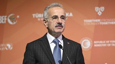 Abdulkadir Uraloğlu: Aydın-Denizli Otoyolu Ege'nin kalkınma yoludur