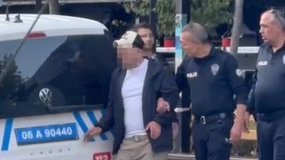 Ankara'da kendini polis olarak tanıtan şahıs etrafa saldırdı