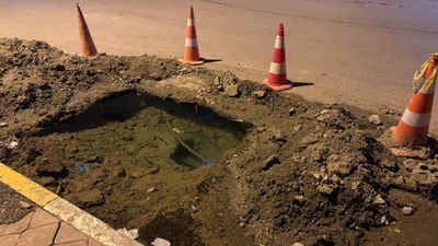 Iğdır’da patlayan su borusu, bir aydır tamir edilmedi