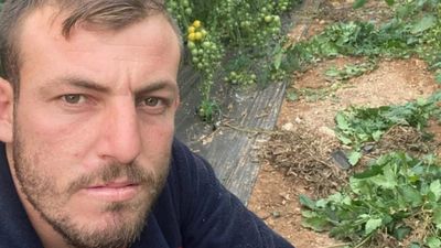 Antalya'da oğlu bıçaklanarak öldürülen anne adalet istedi