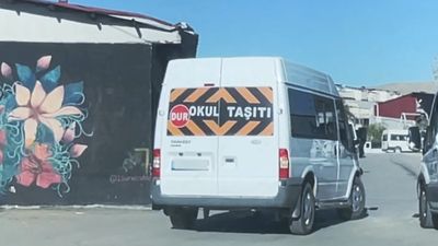 Van'da üzerinde  'Okul Taşıtı' yazan minibüste 32 kilogram uyuşturucu ele geçirildi