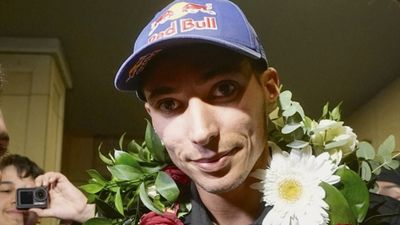 Toprak Razgatlıoğlu yurda döndü